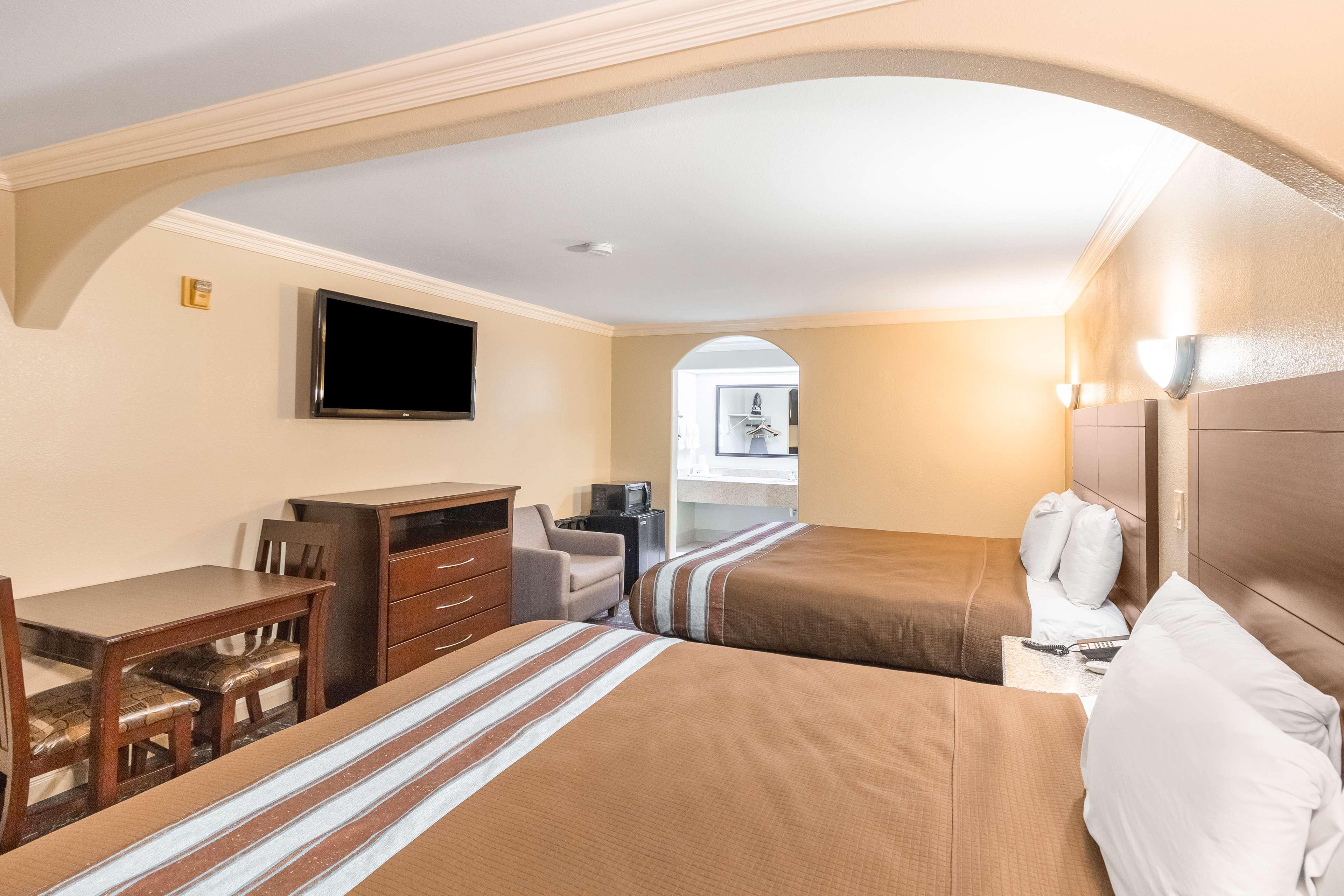 Hotel Dan Inn Uberaba & Convencoes By Nacional Inn エクステリア 写真
