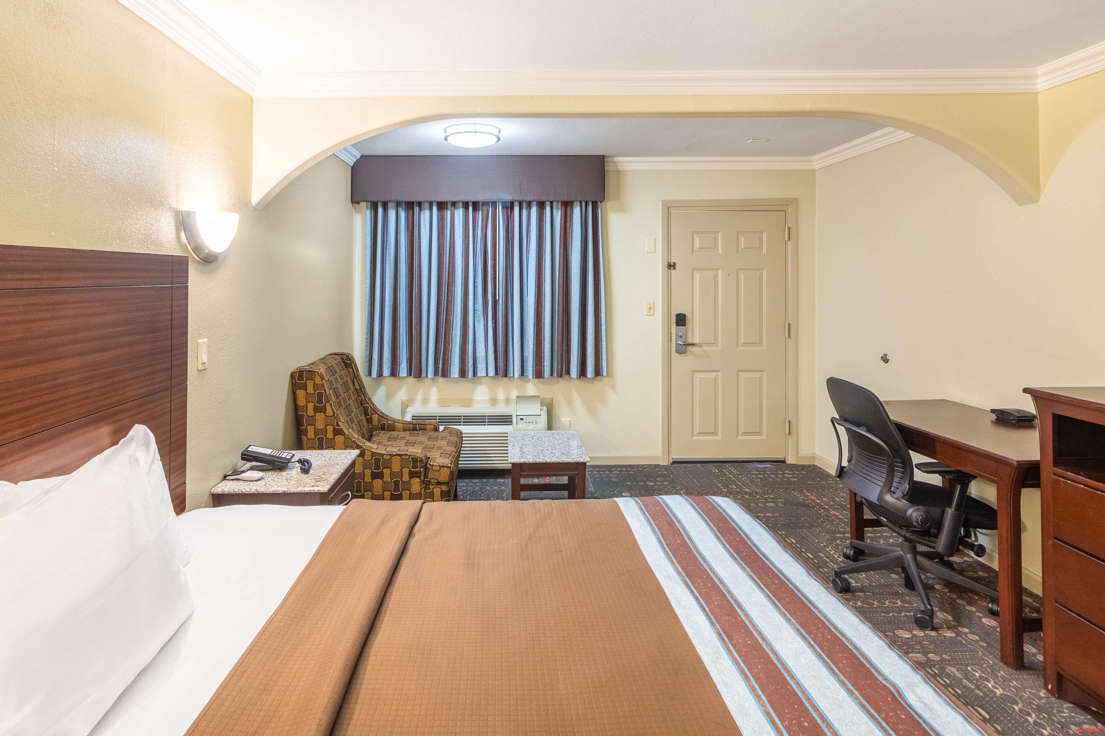 Hotel Dan Inn Uberaba & Convencoes By Nacional Inn エクステリア 写真